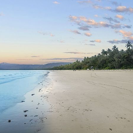 By The Sea Port Douglas Bagian luar foto
