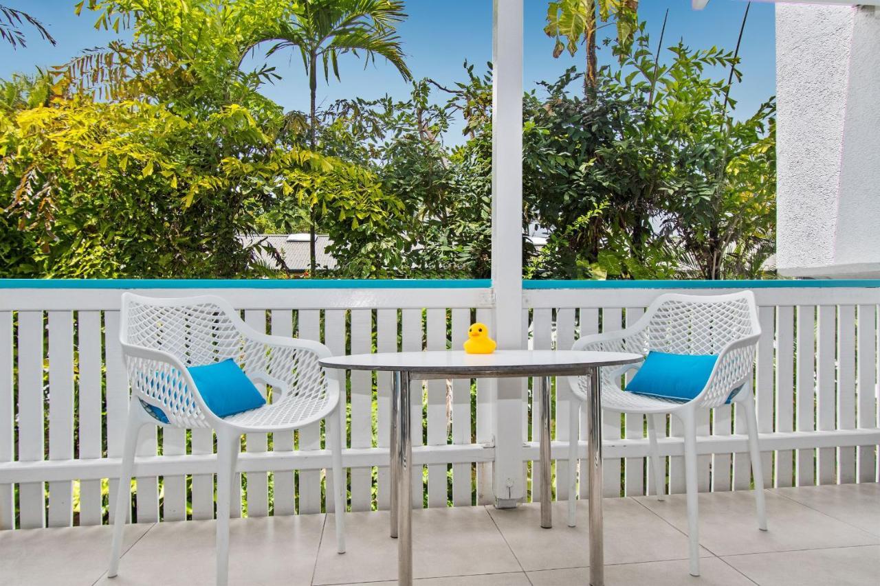 By The Sea Port Douglas Bagian luar foto