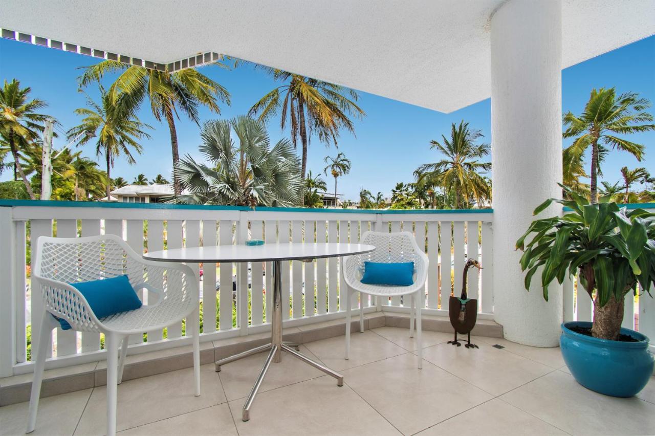 By The Sea Port Douglas Bagian luar foto