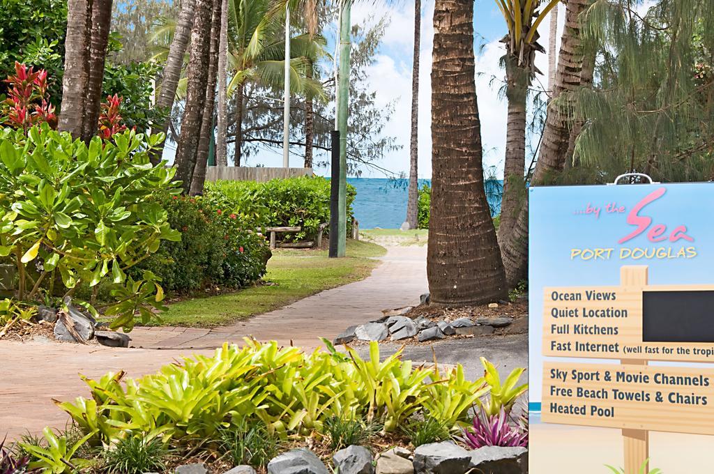 By The Sea Port Douglas Bagian luar foto